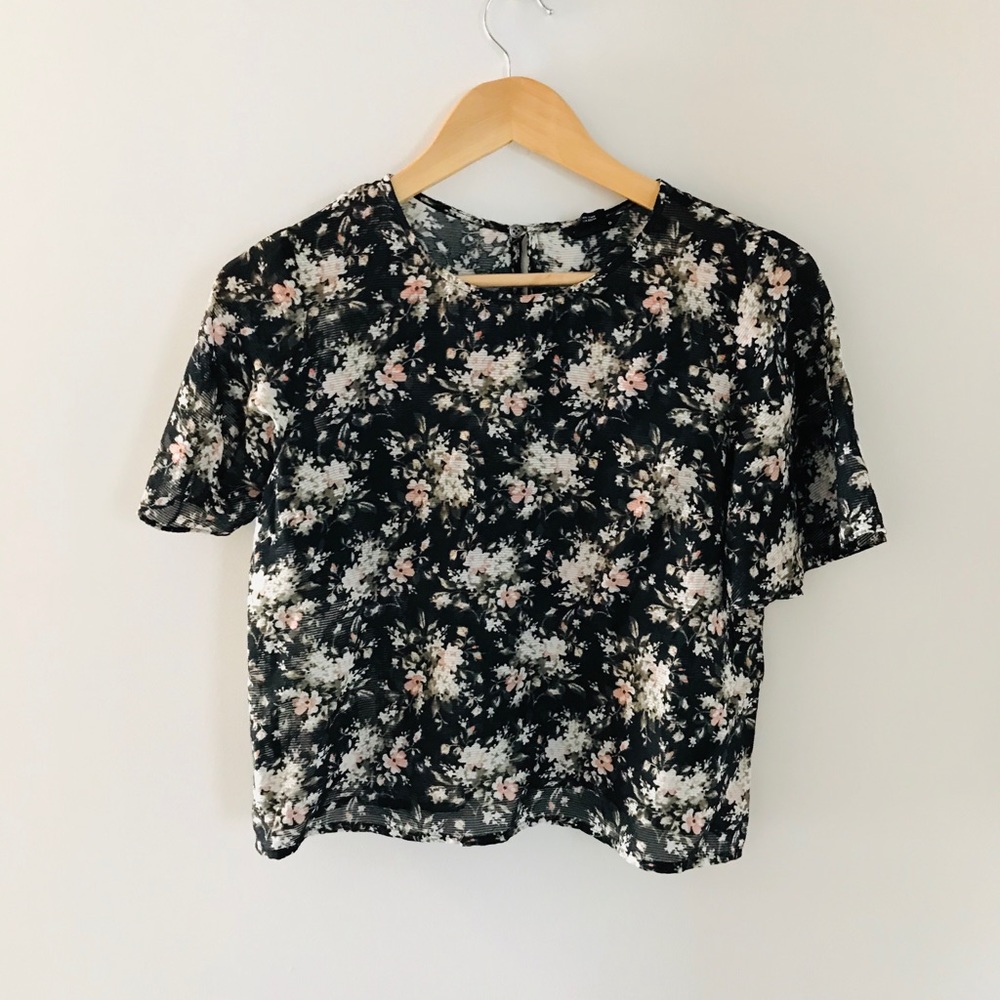 Club Monaco Crop Top blouse